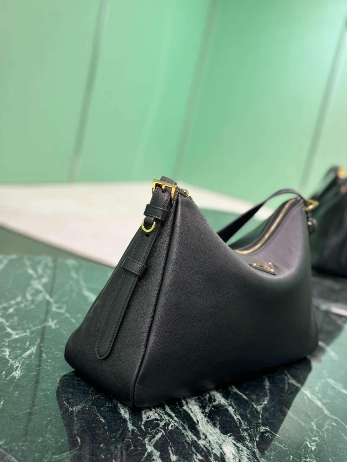 067 78123216 size 39x24x11.5cm