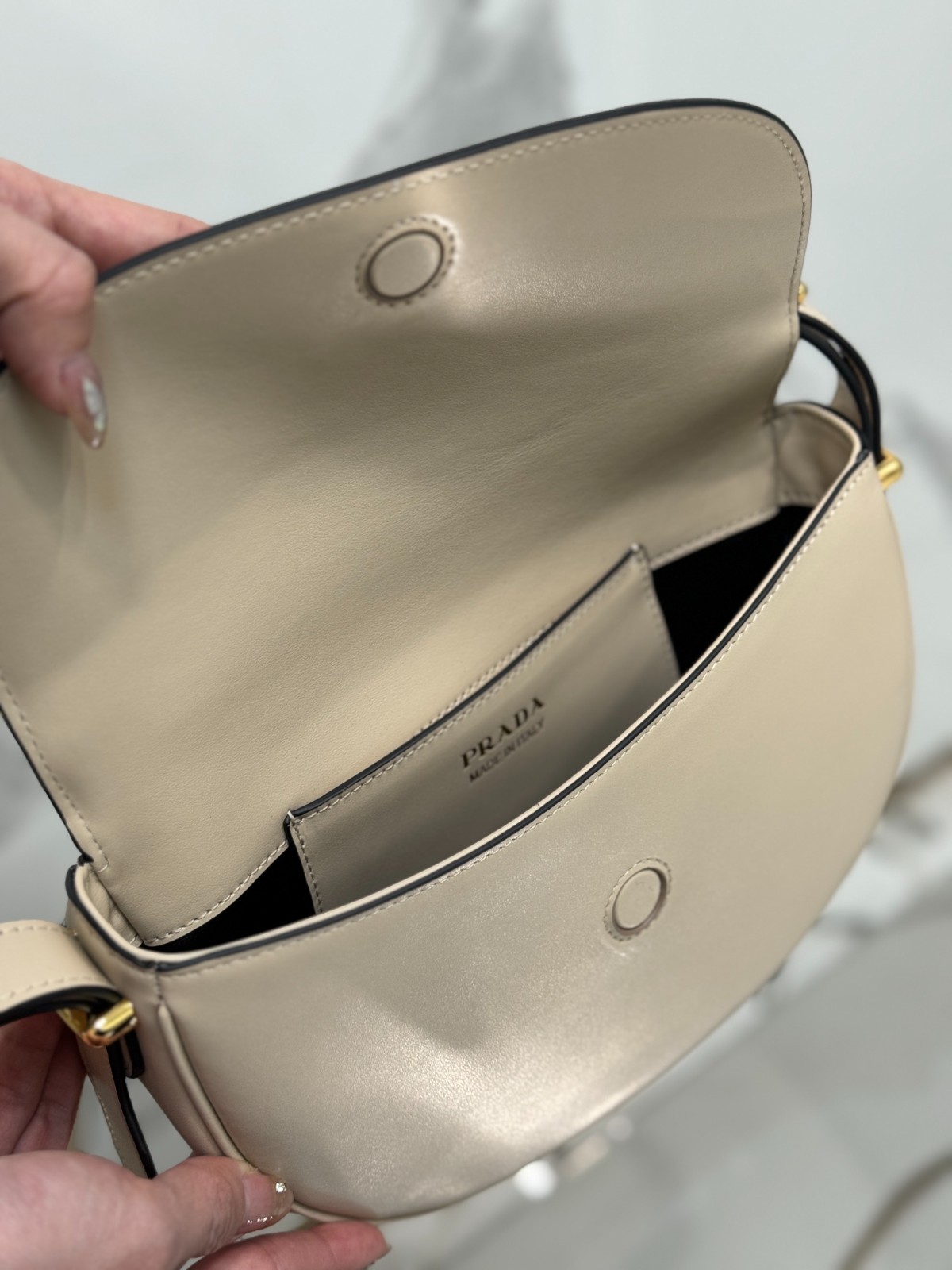 066 66123198 size 22x17x5.5cm