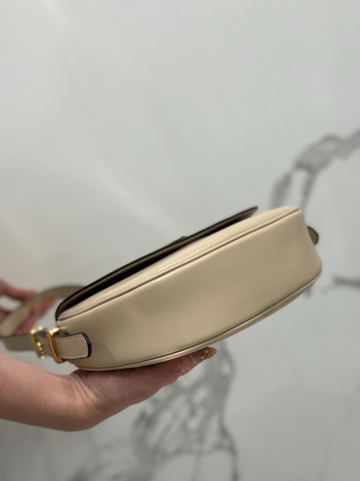 066 66123198 size 22x17x5.5cm