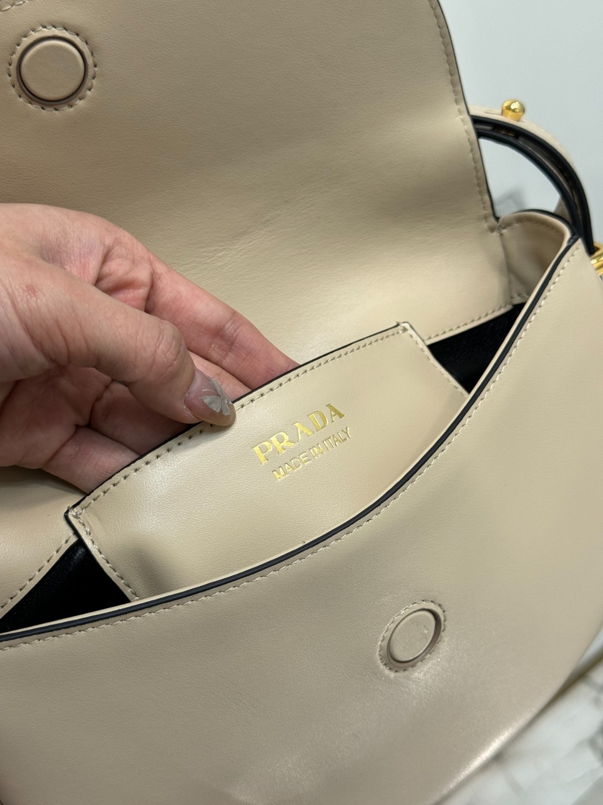 066 66123198 size 22x17x5.5cm