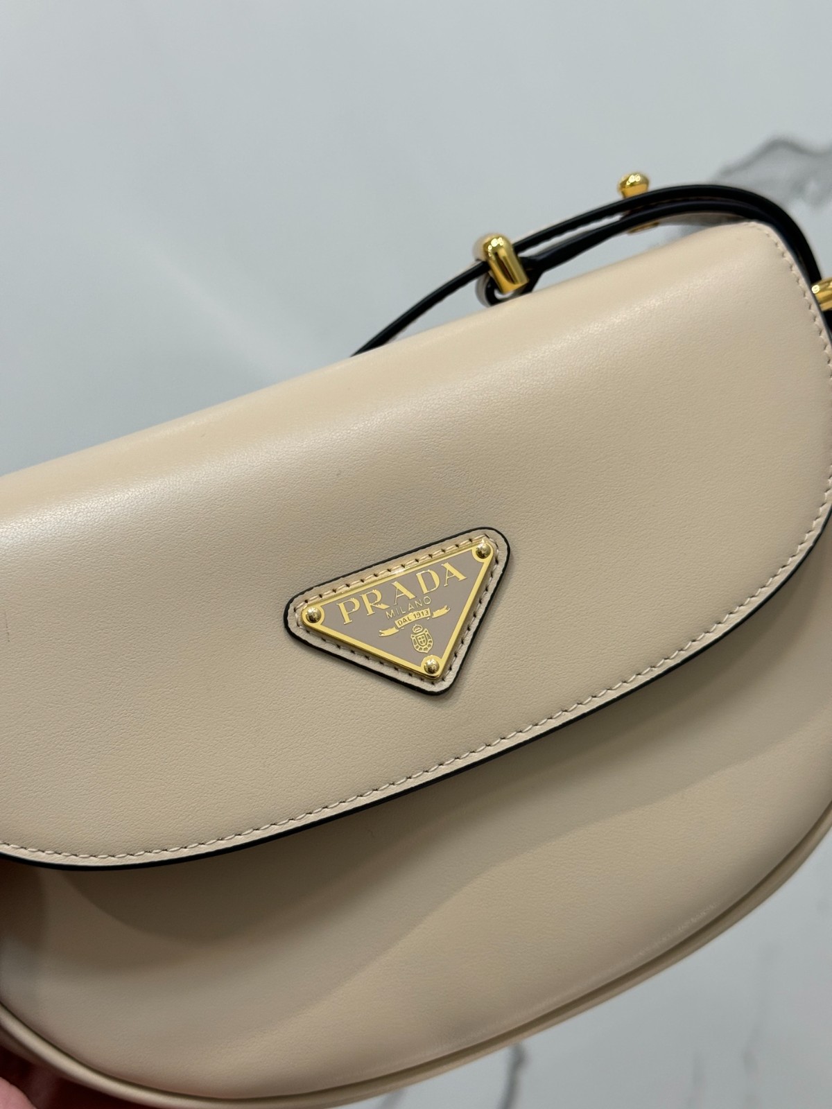 066 66123198 size 22x17x5.5cm