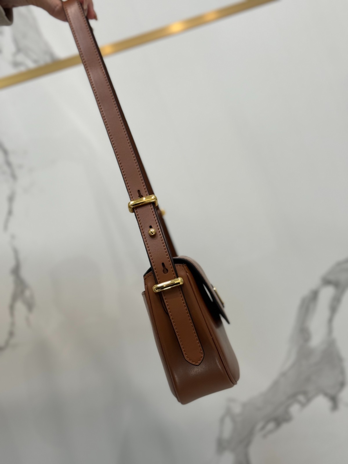 065 66123198 size 22x17x5.5cm