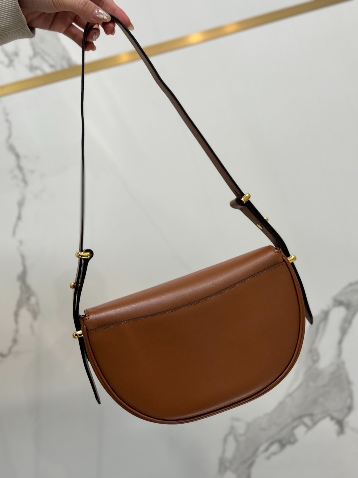 065 66123198 size 22x17x5.5cm