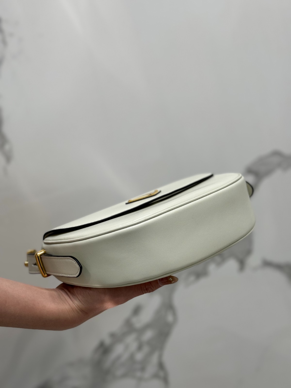 064 66123198 size 22x17x5.5cm