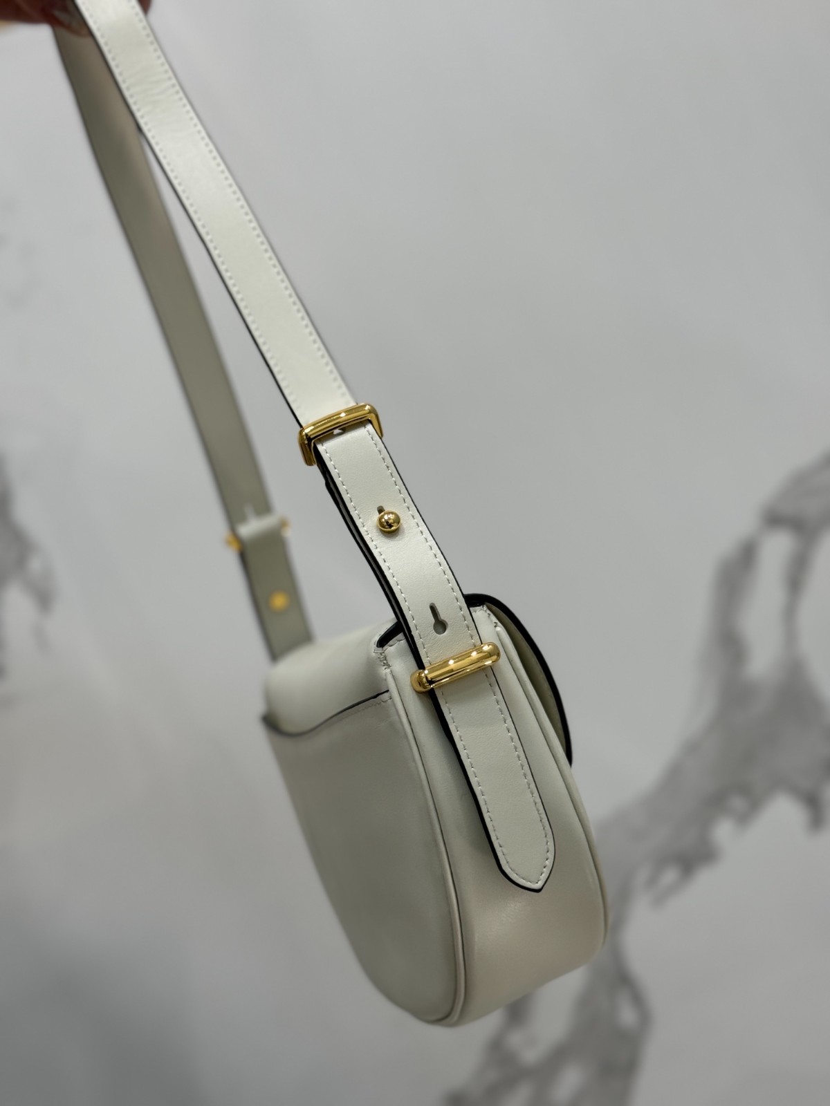 064 66123198 size 22x17x5.5cm