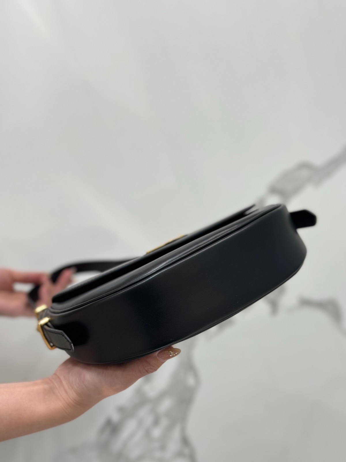 063 66123198 size 22x17x5.5cm