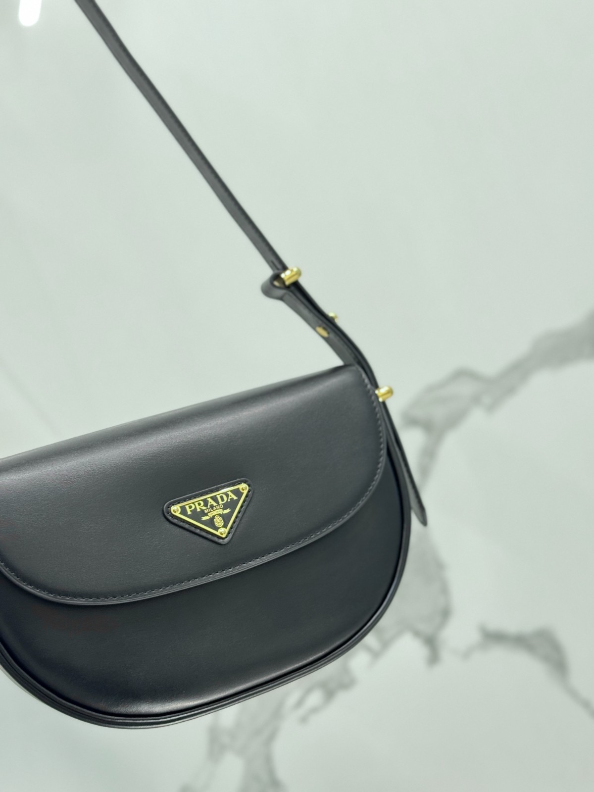063 66123198 size 22x17x5.5cm