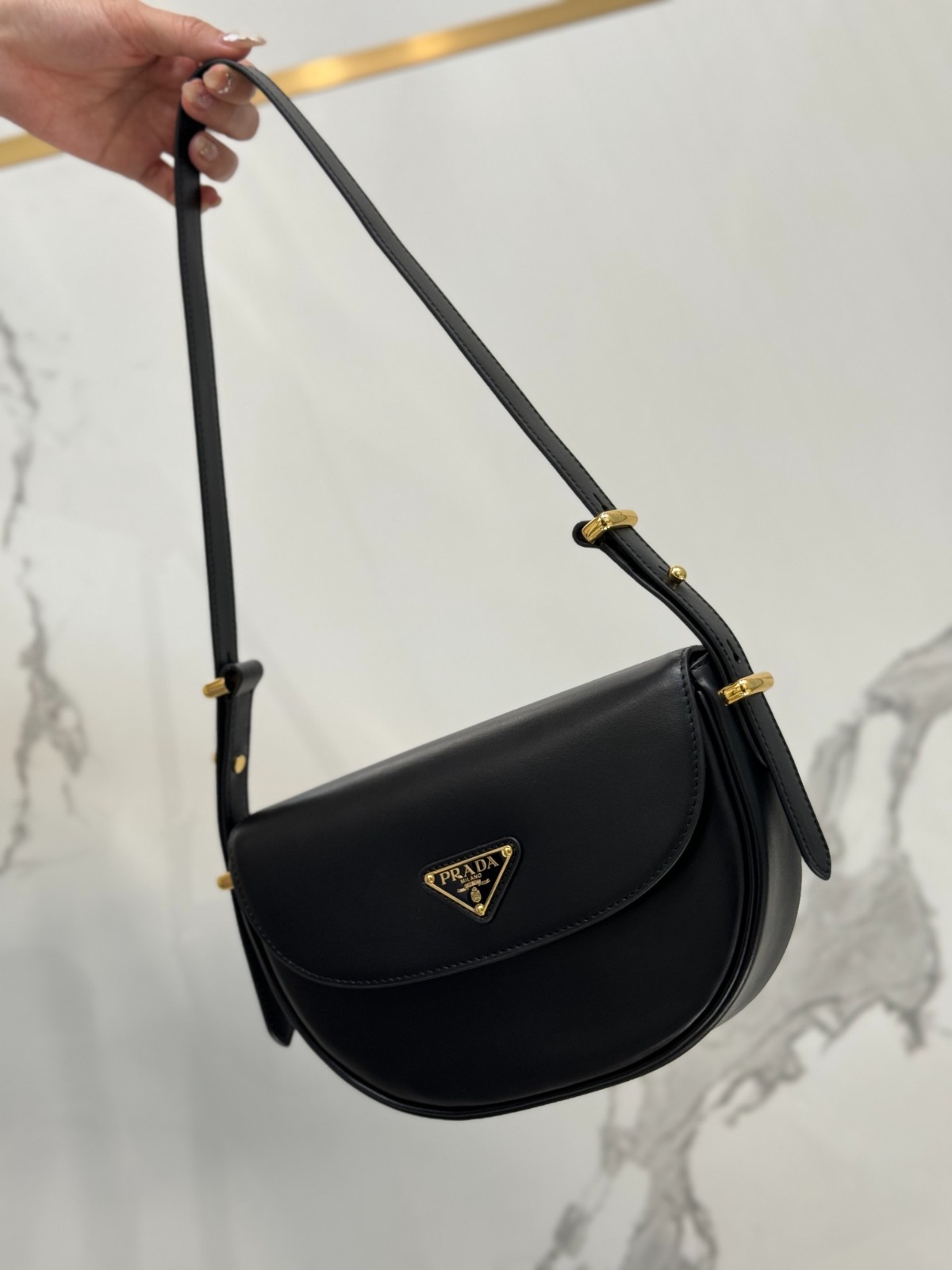 063 66123198 size 22x17x5.5cm