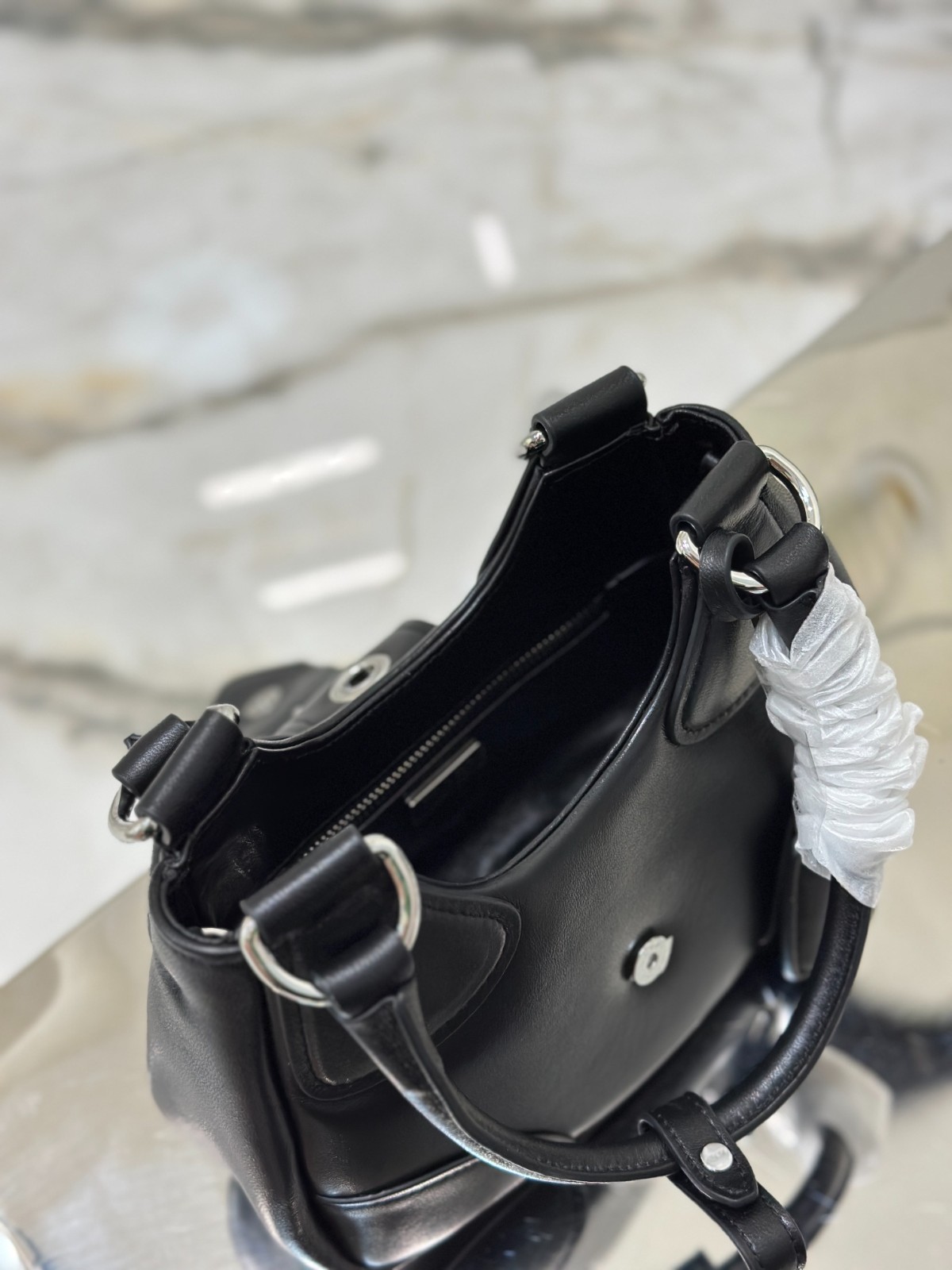062 72123204 size 22.5x16x7.5cm