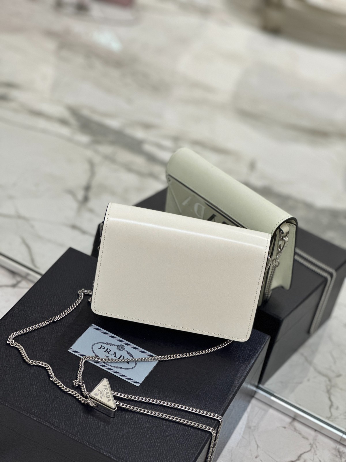 057 51123163 size 17×9.5×3.5cm