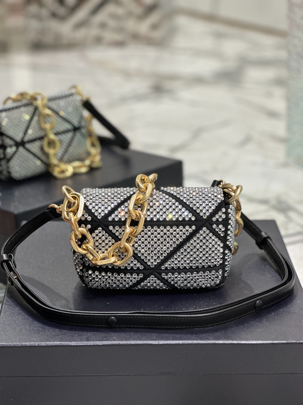 055 67123194 size 17x11.5x6cm