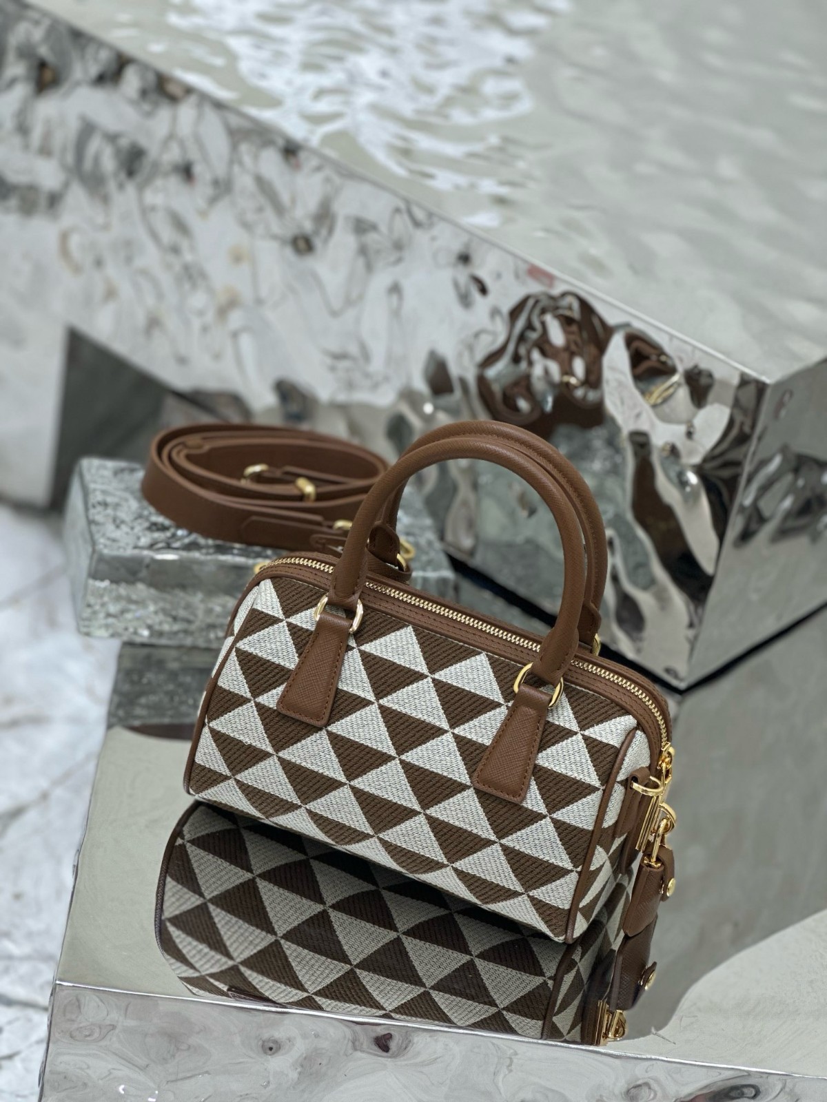 053 72123204 size 20x11.5x11cm