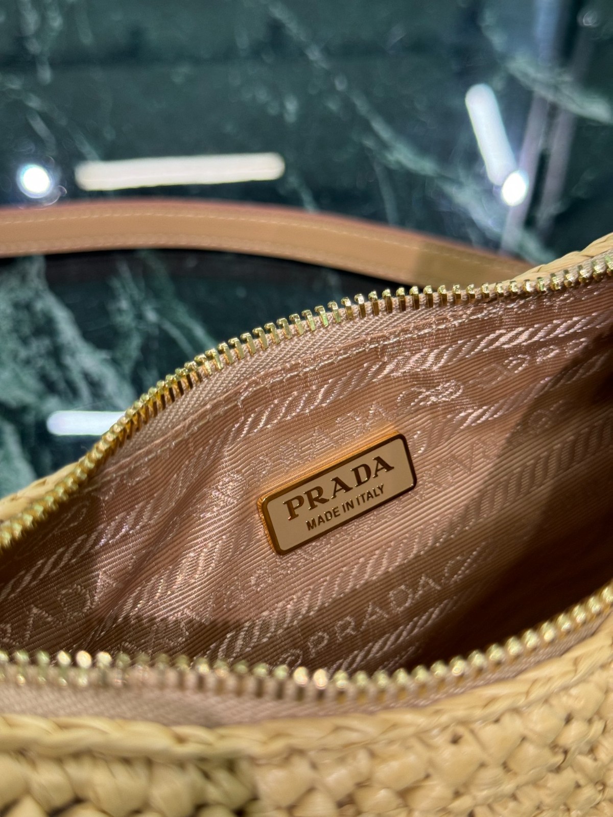 046 85123228 size 6×18.5×22.5cm