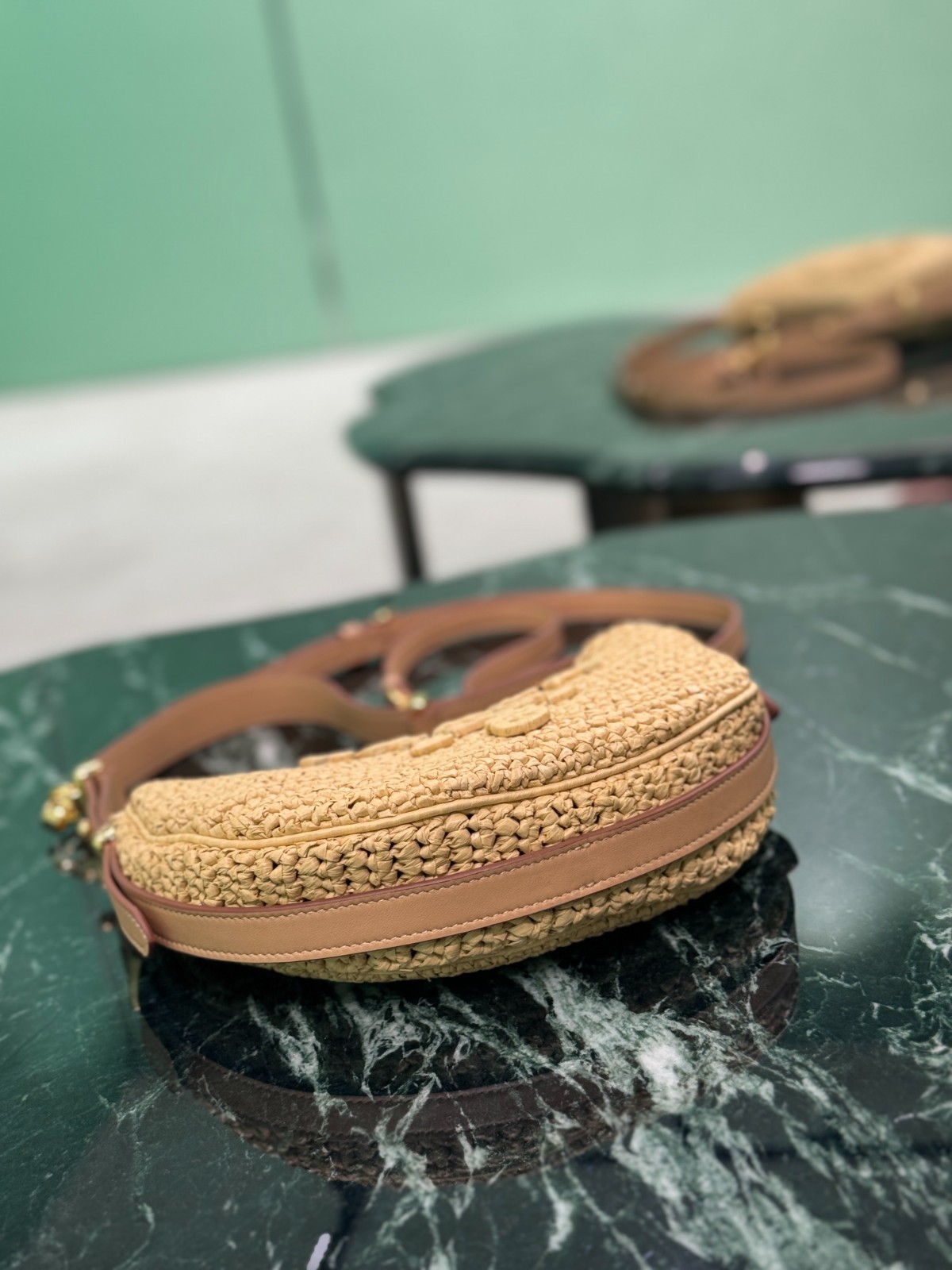 046 85123228 size 6×18.5×22.5cm
