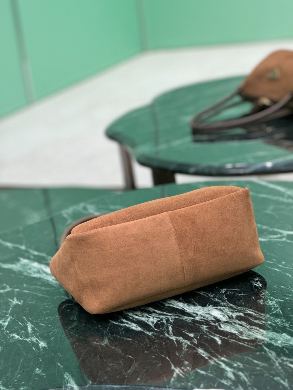 010 66123197 size 28x18x11cm