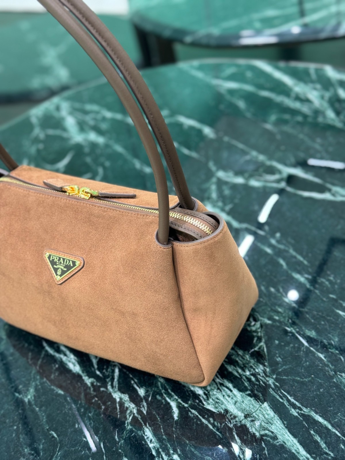 010 66123197 size 28x18x11cm