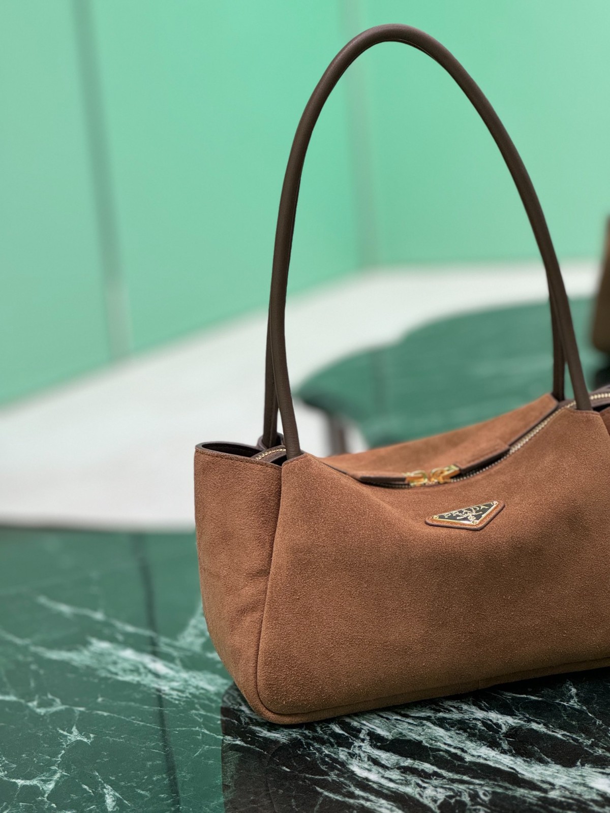 010 66123197 size 28x18x11cm