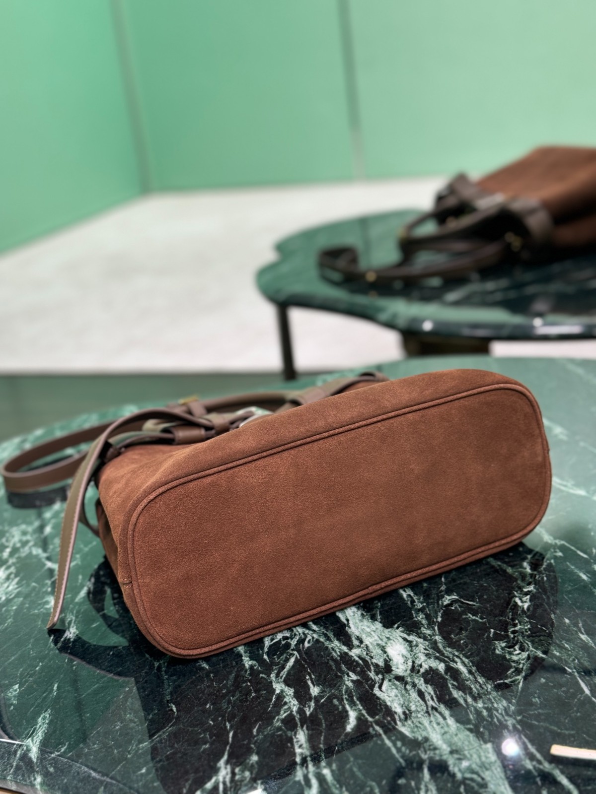 009 83123226 size 32x23x11cm