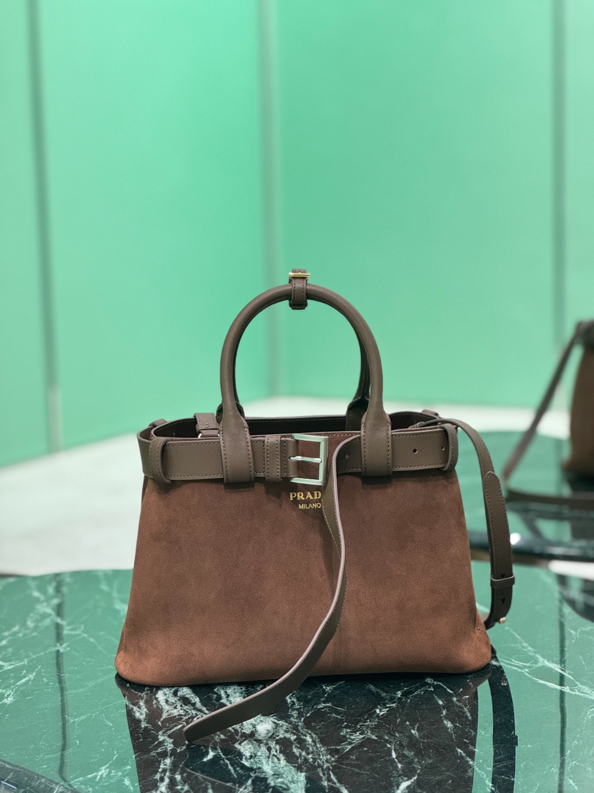 009 83123226 size 32x23x11cm
