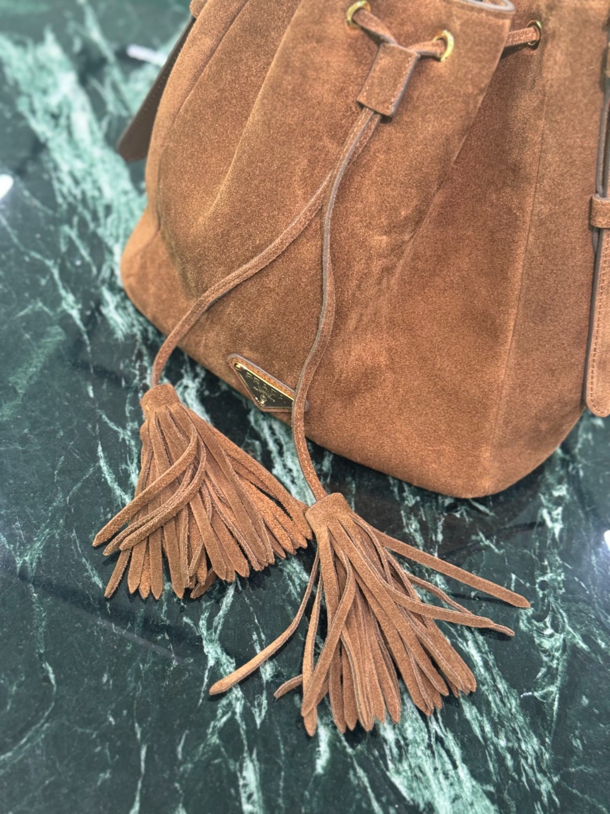 008 63123192 size 21×21×12cm