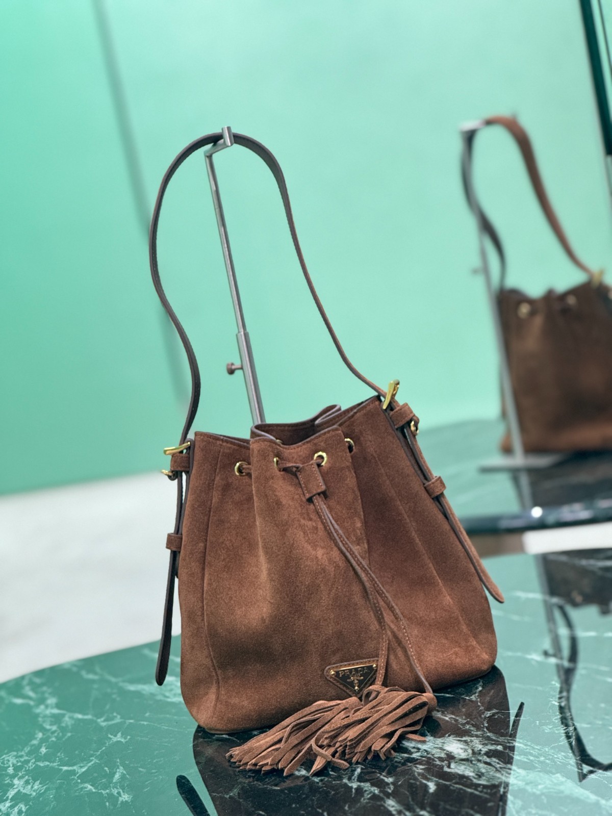 008 63123192 size 21×21×12cm