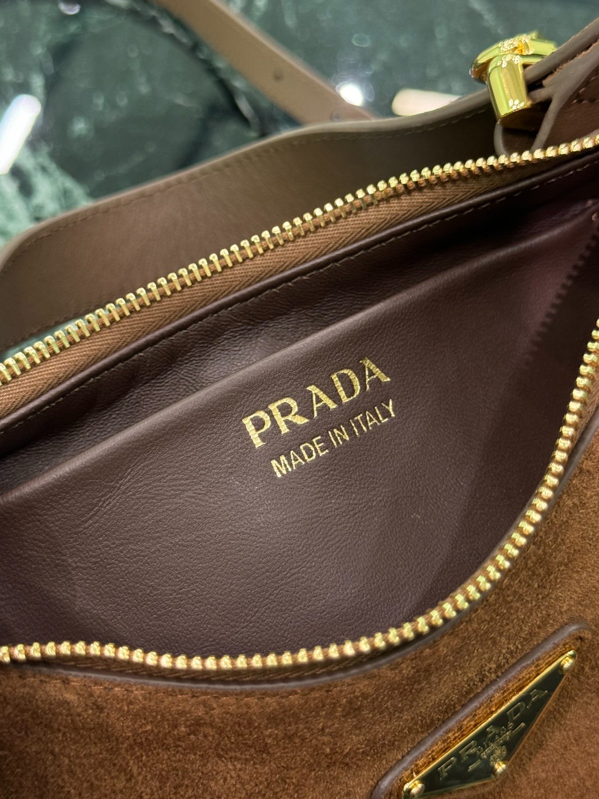 006 62123193 size 22.5x18.5x6.5cm