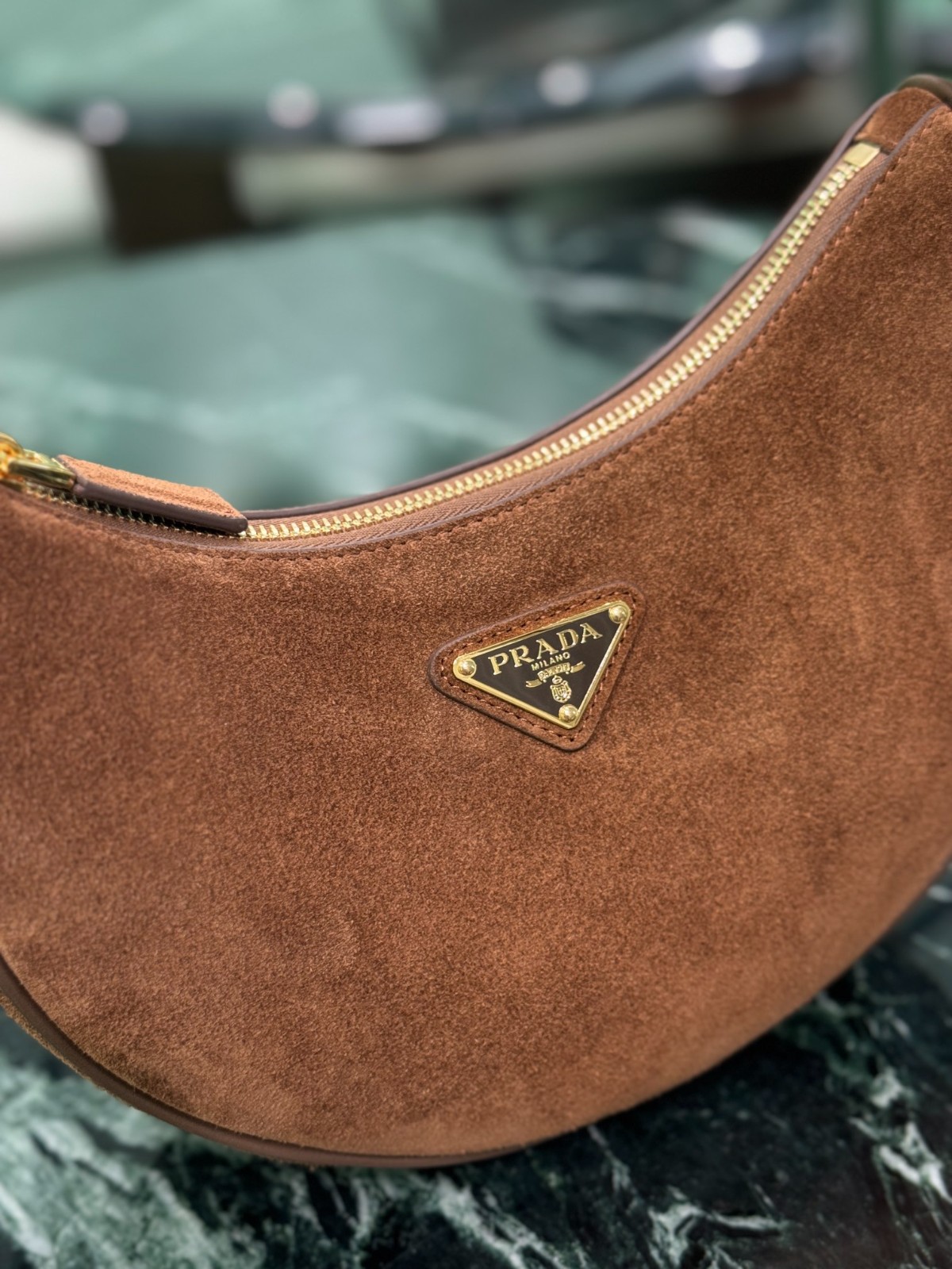 006 62123193 size 22.5x18.5x6.5cm