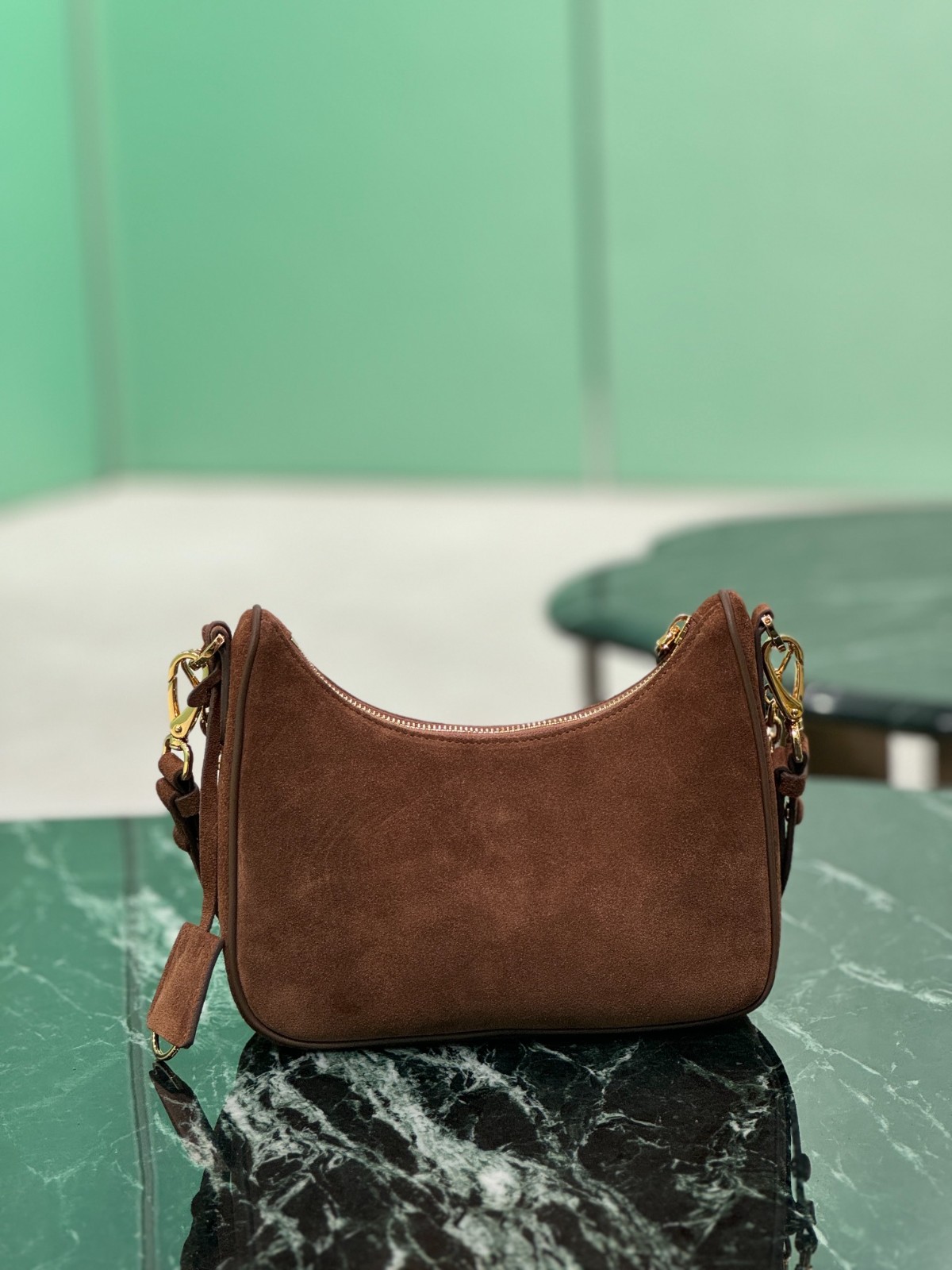 005 53123162 size 22x18x6cm