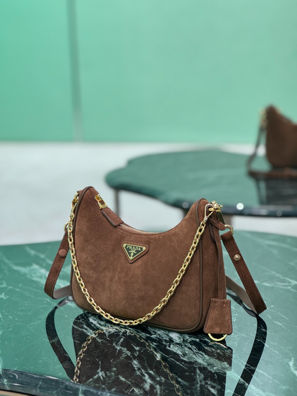 005 53123162 size 22x18x6cm