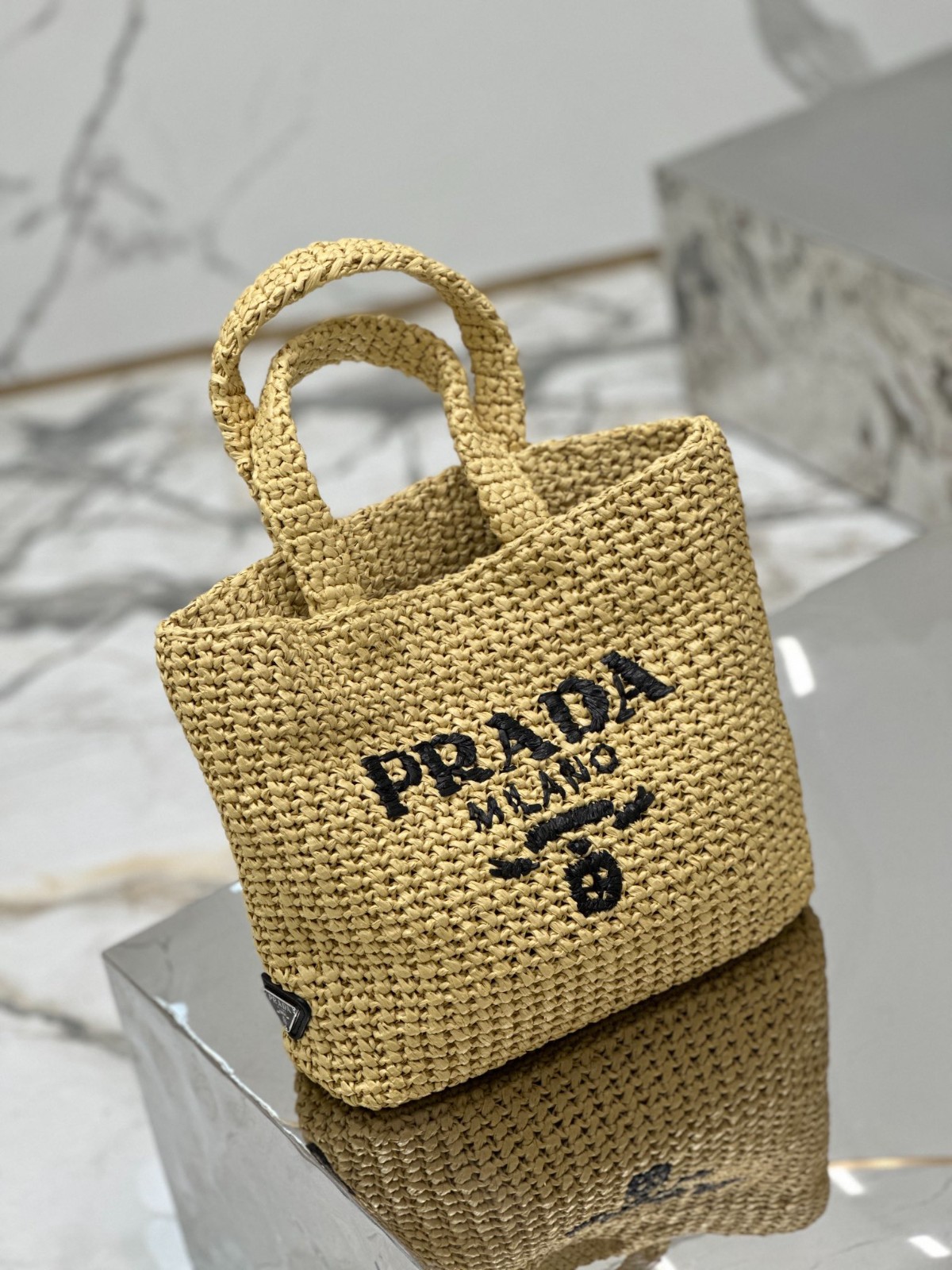 004 54123166 size 24x24x8cm
