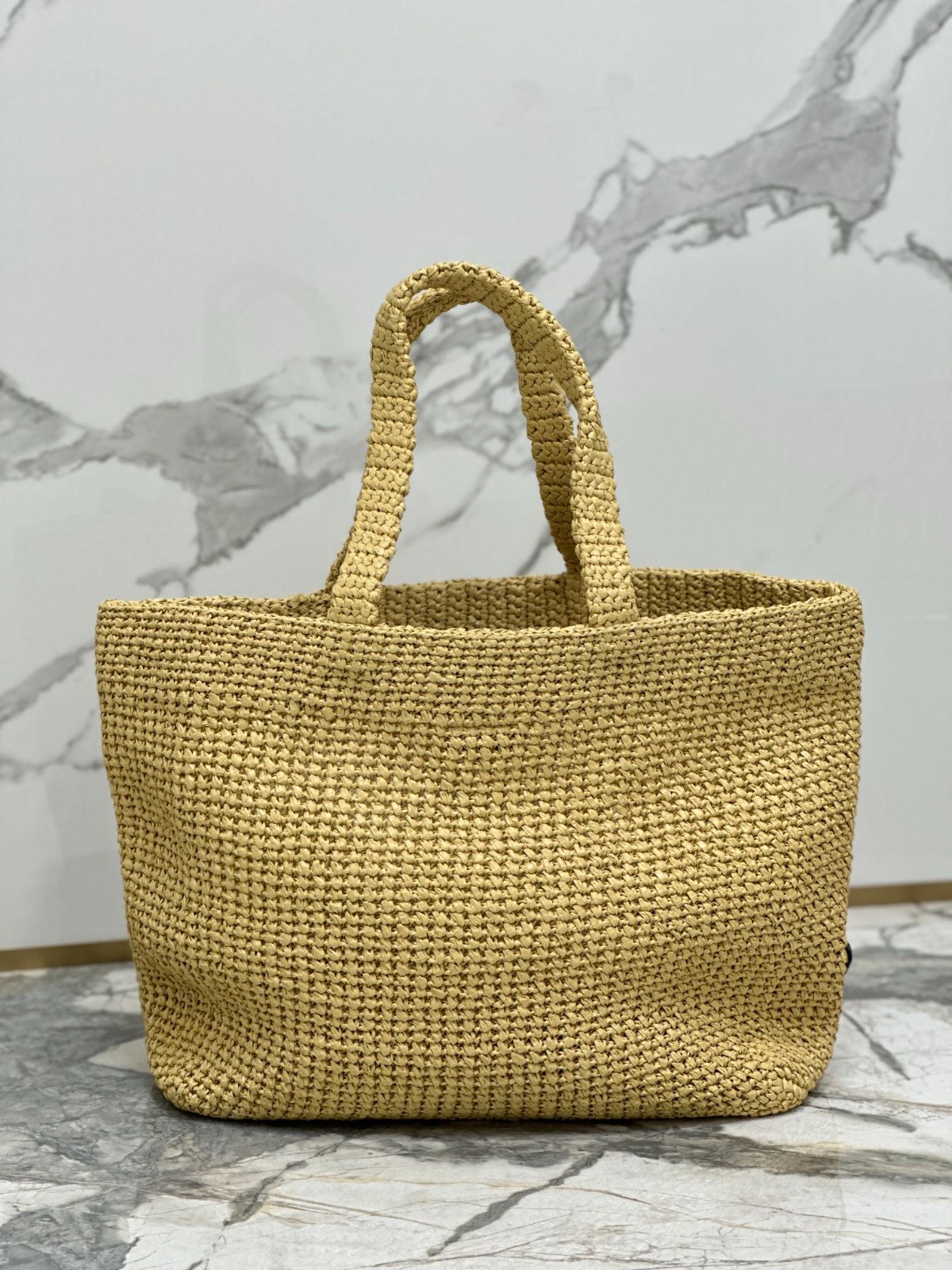 003 84123228 size 40x34x15cm