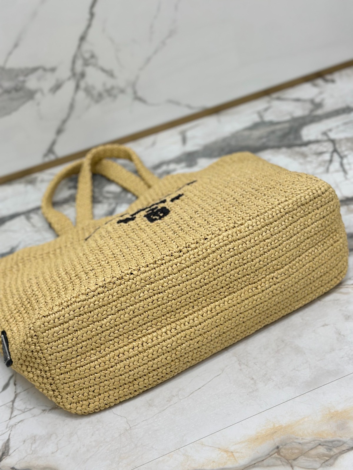 003 84123228 size 40x34x15cm