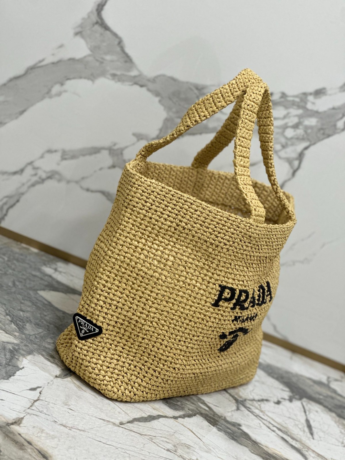 003 84123228 size 40x34x15cm