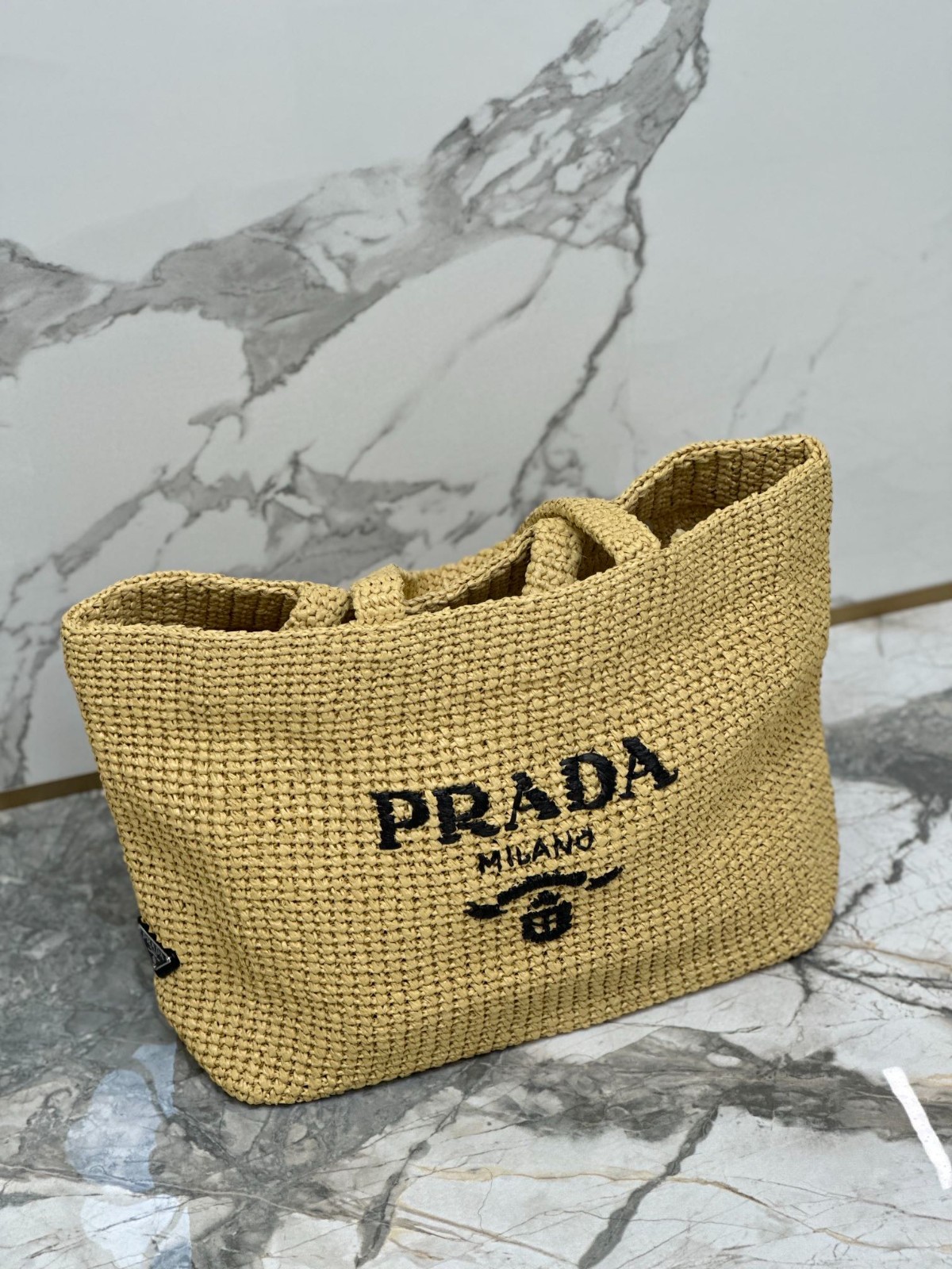 003 84123228 size 40x34x15cm