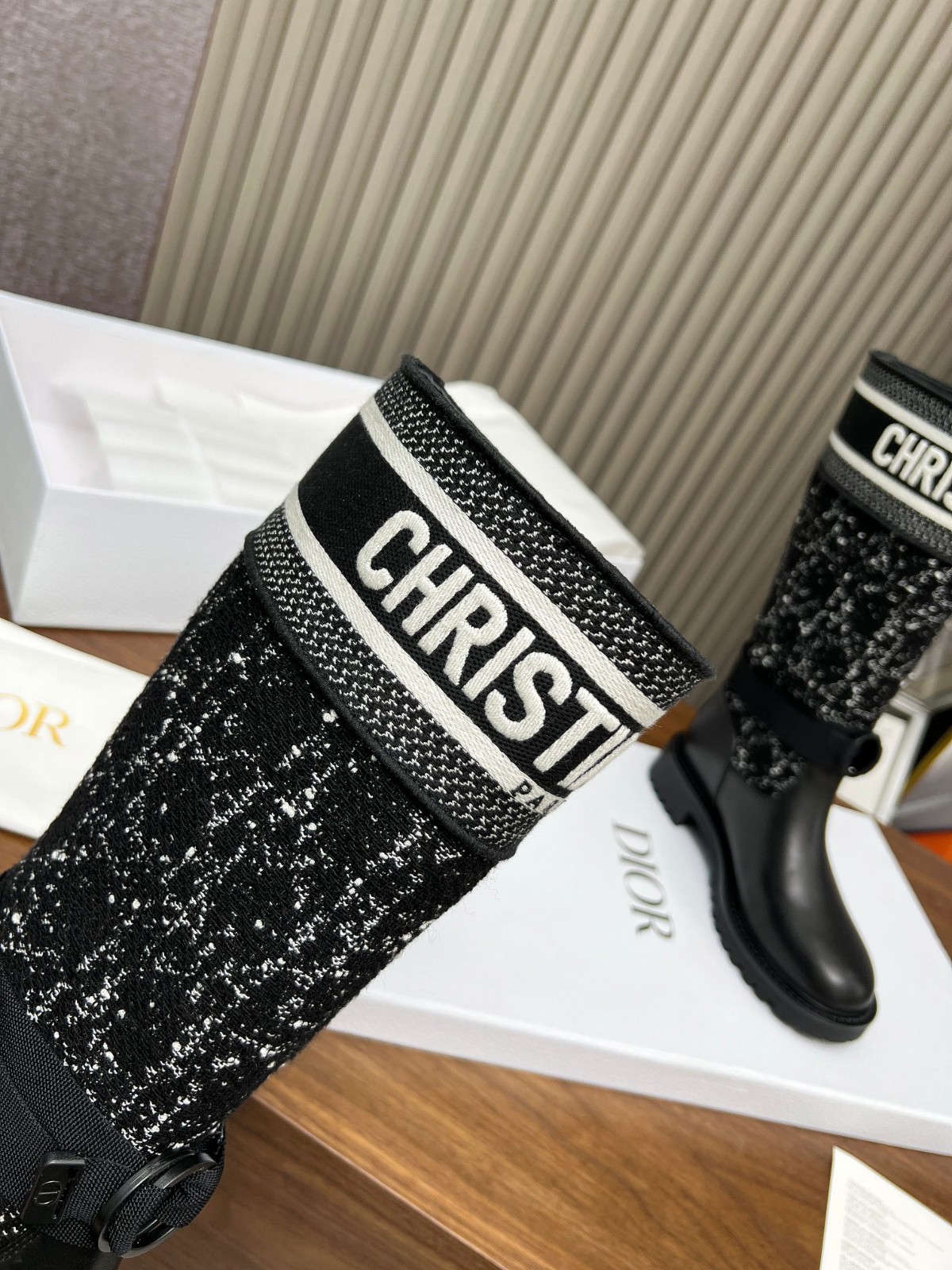 074 34123118 size 35-41