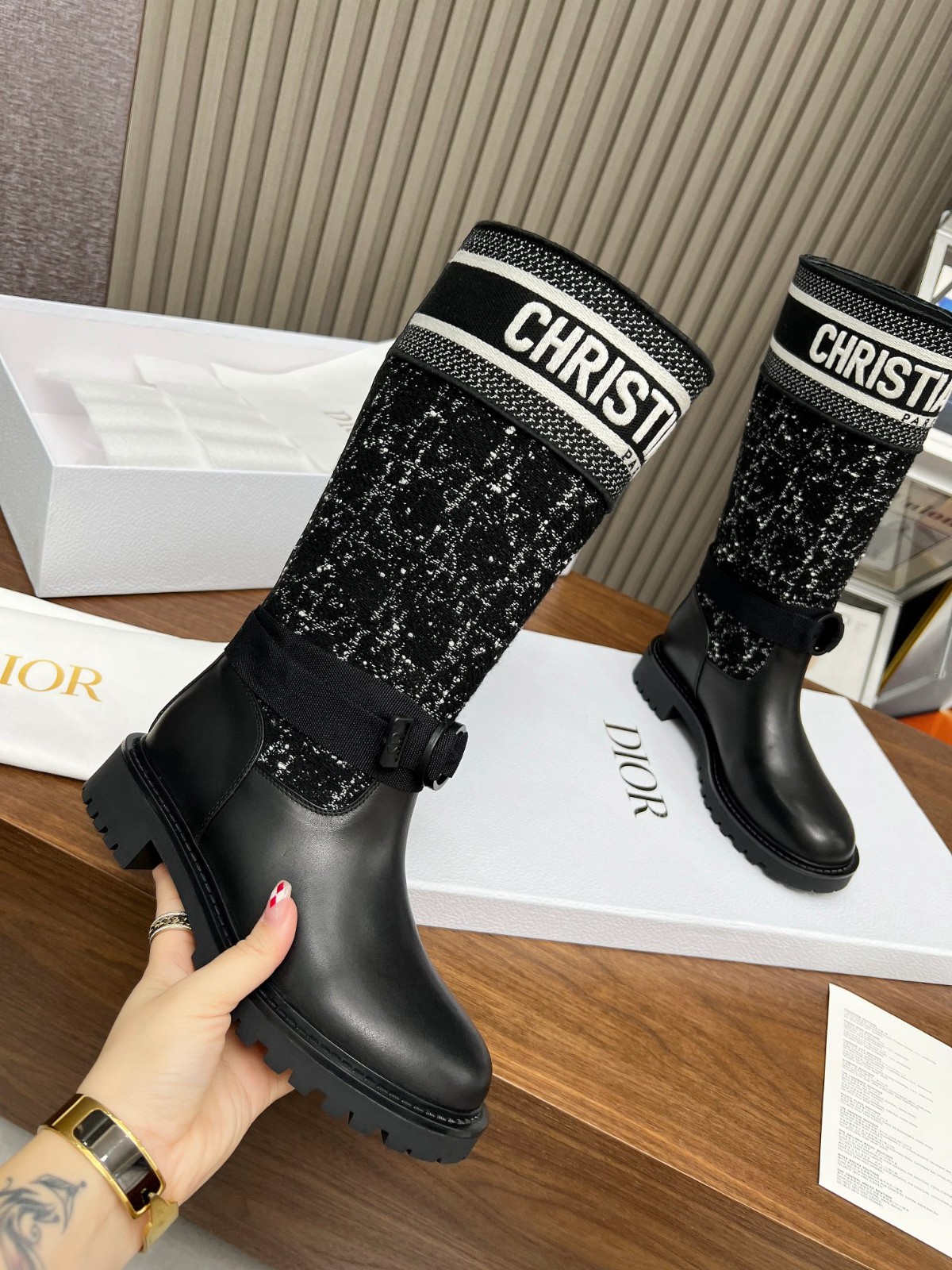 074 34123118 size 35-41