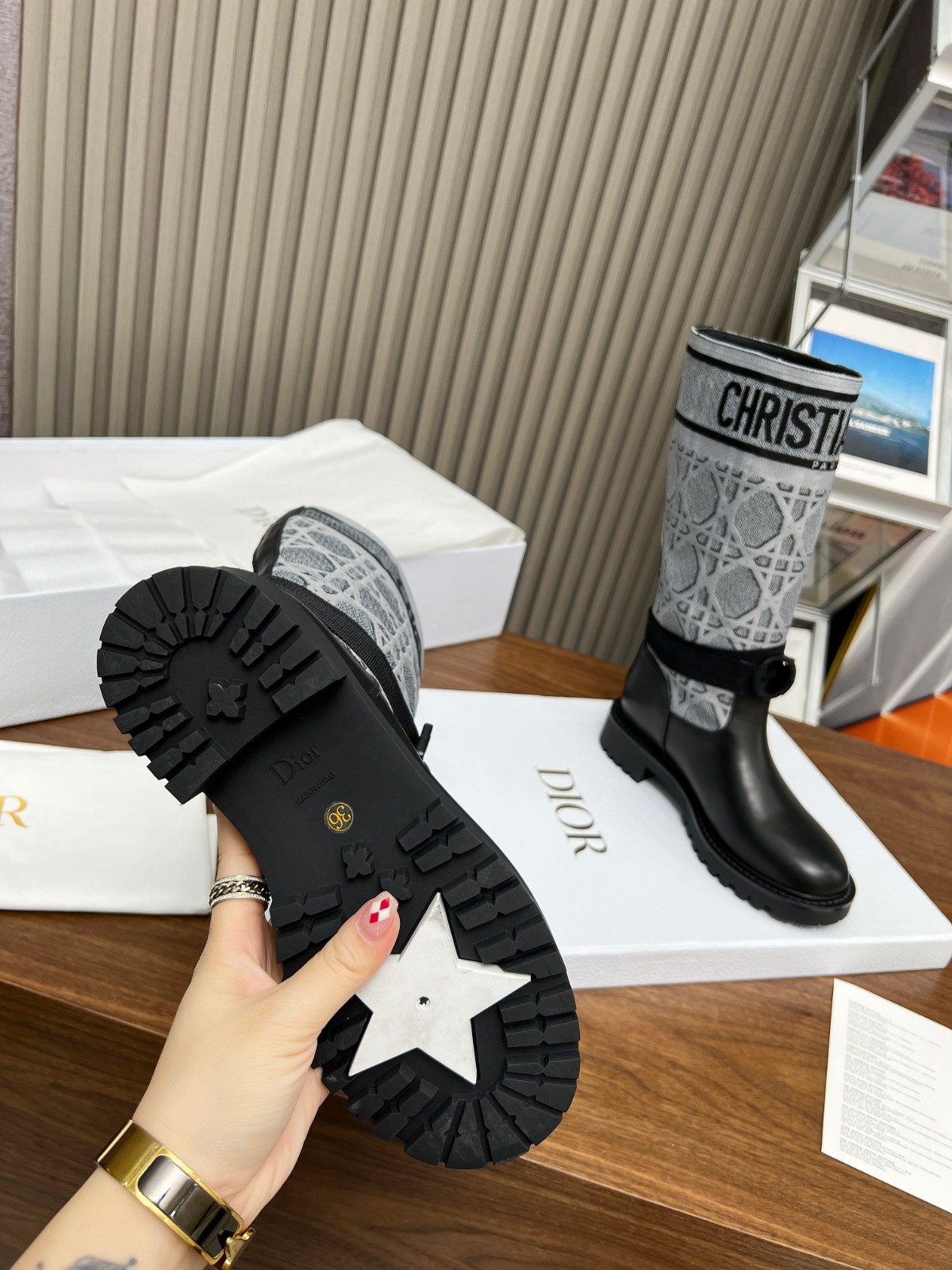 073 34123118 size 35-41