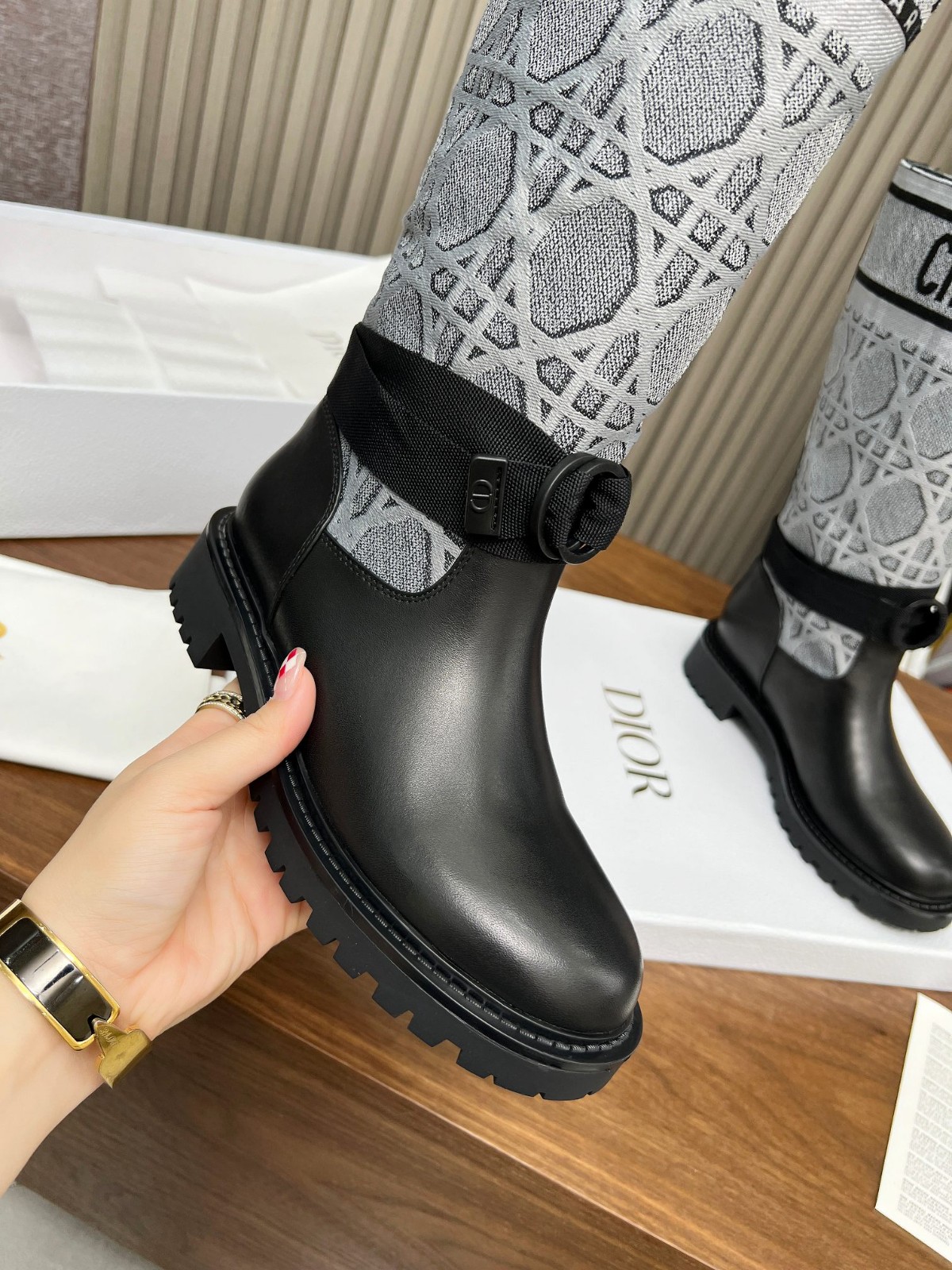 073 34123118 size 35-41