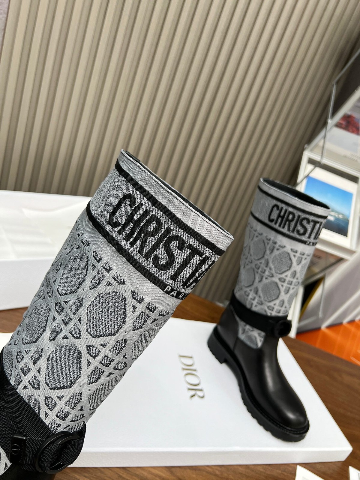 073 34123118 size 35-41
