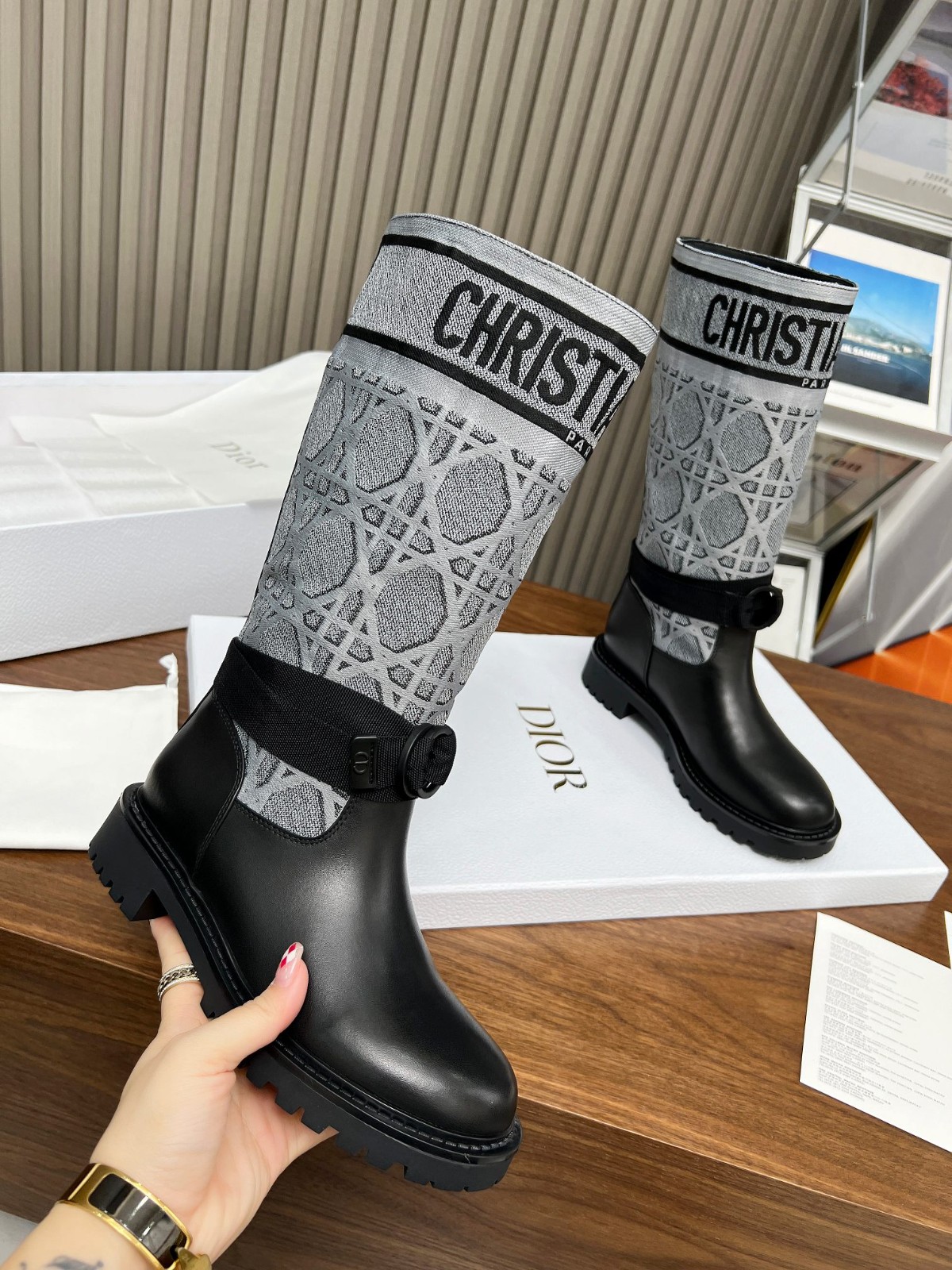 073 34123118 size 35-41