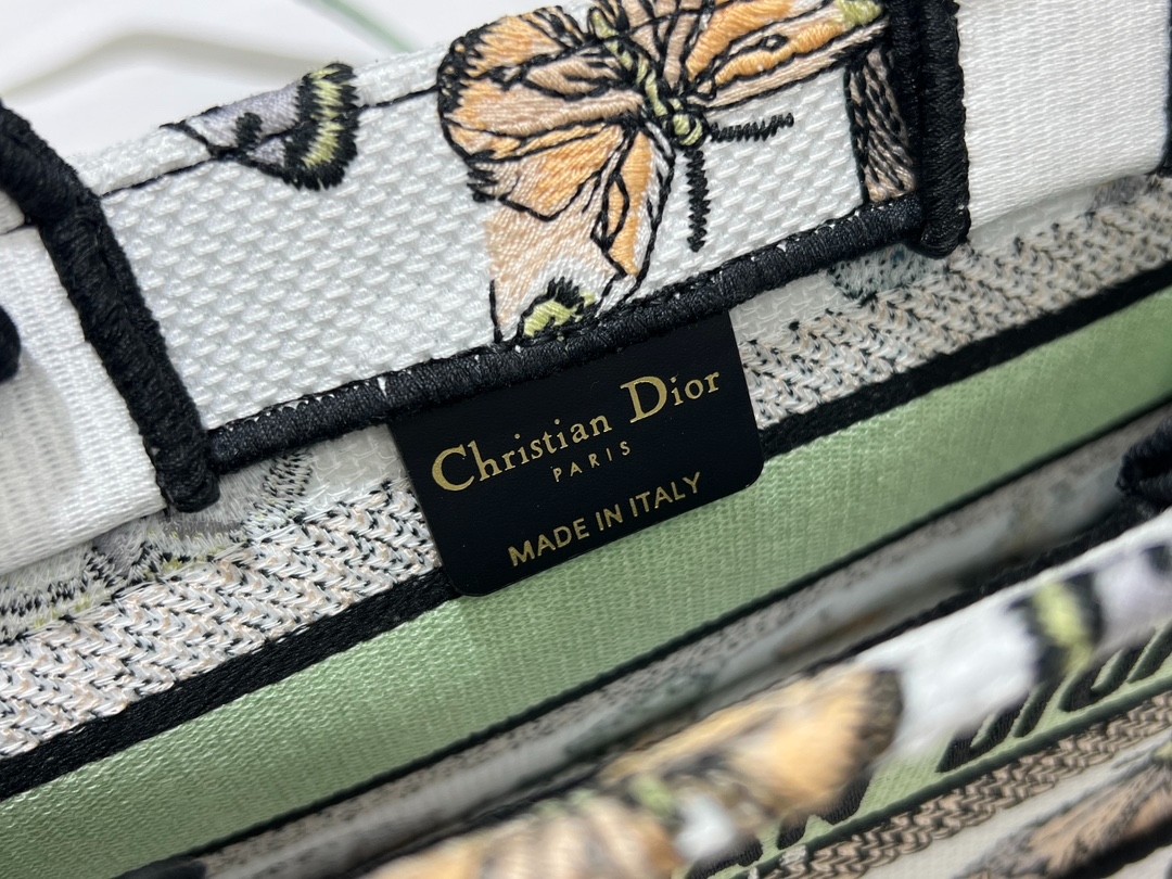 089 40123142 size 21.5x13x7.5cm