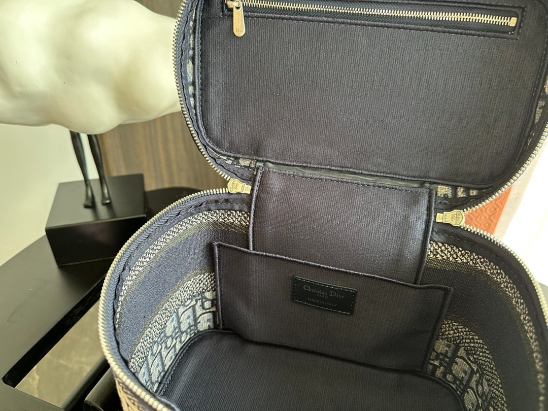 083 50123158 size 25x18x8cm