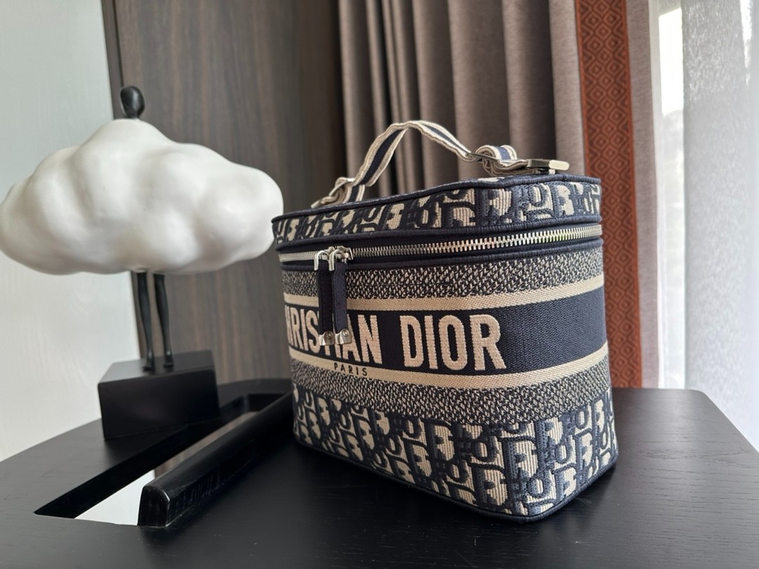 083 50123158 size 25x18x8cm