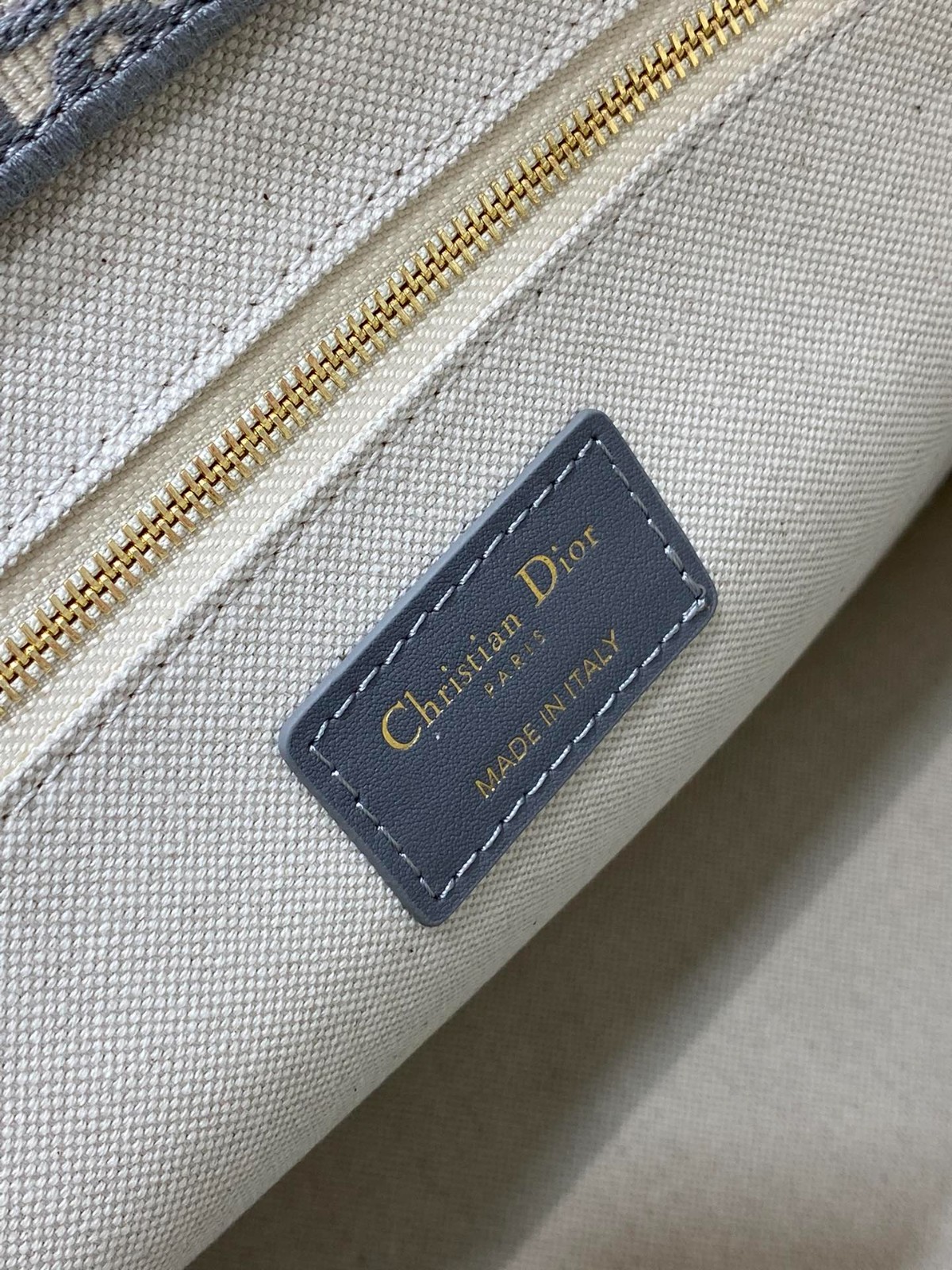 069 72123201 size 36x16x27cm