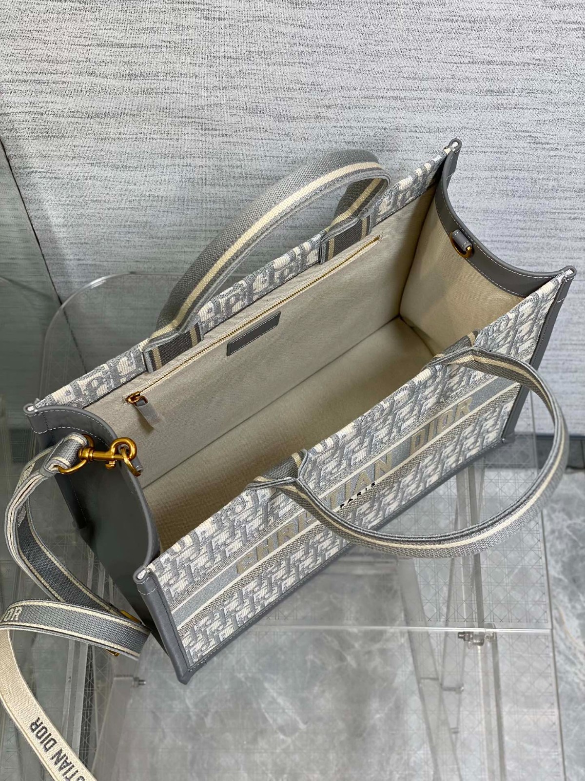 069 72123201 size 36x16x27cm