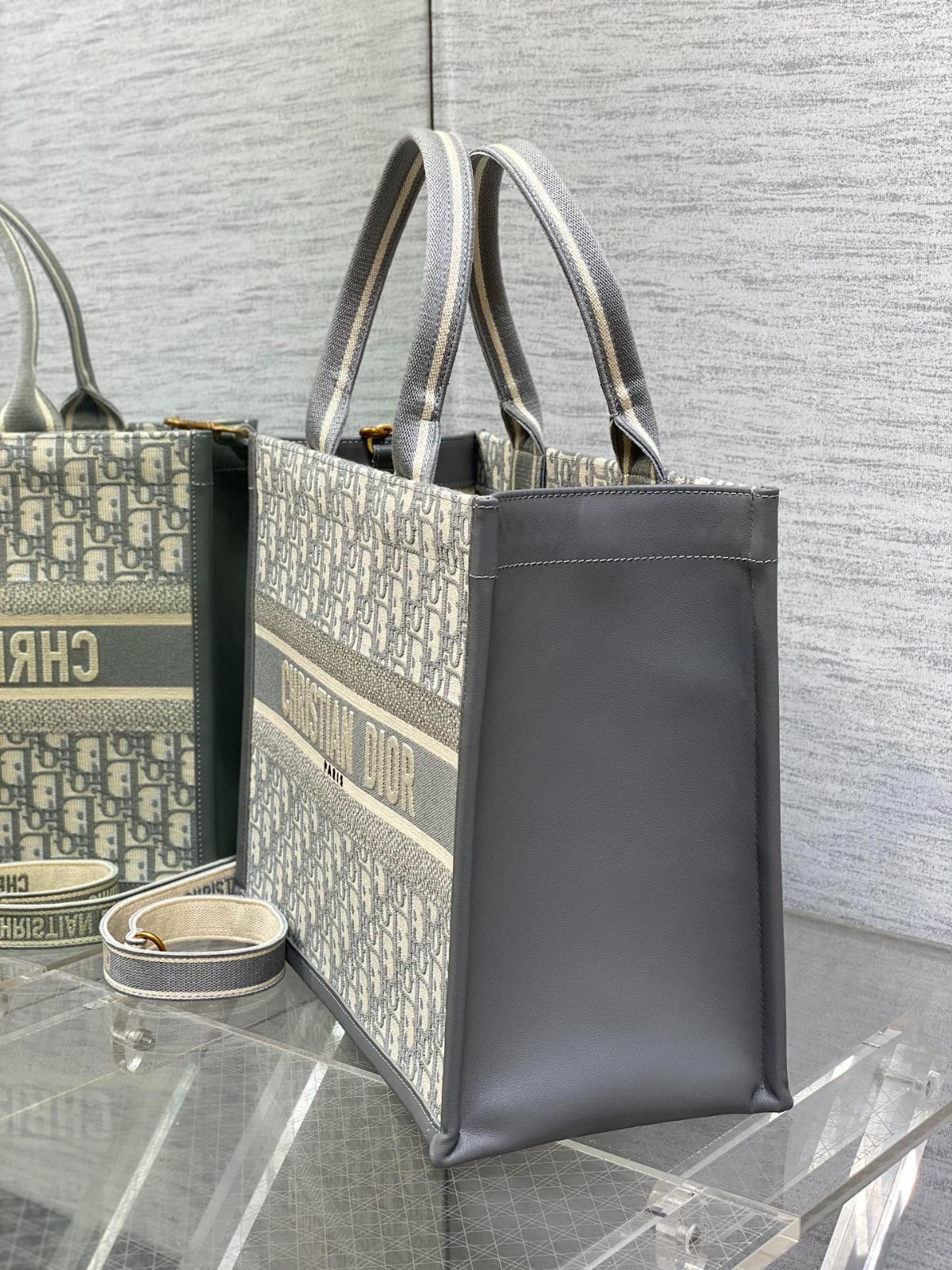 069 72123201 size 36x16x27cm