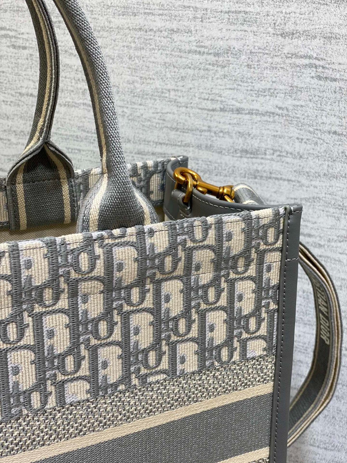 069 72123201 size 36x16x27cm