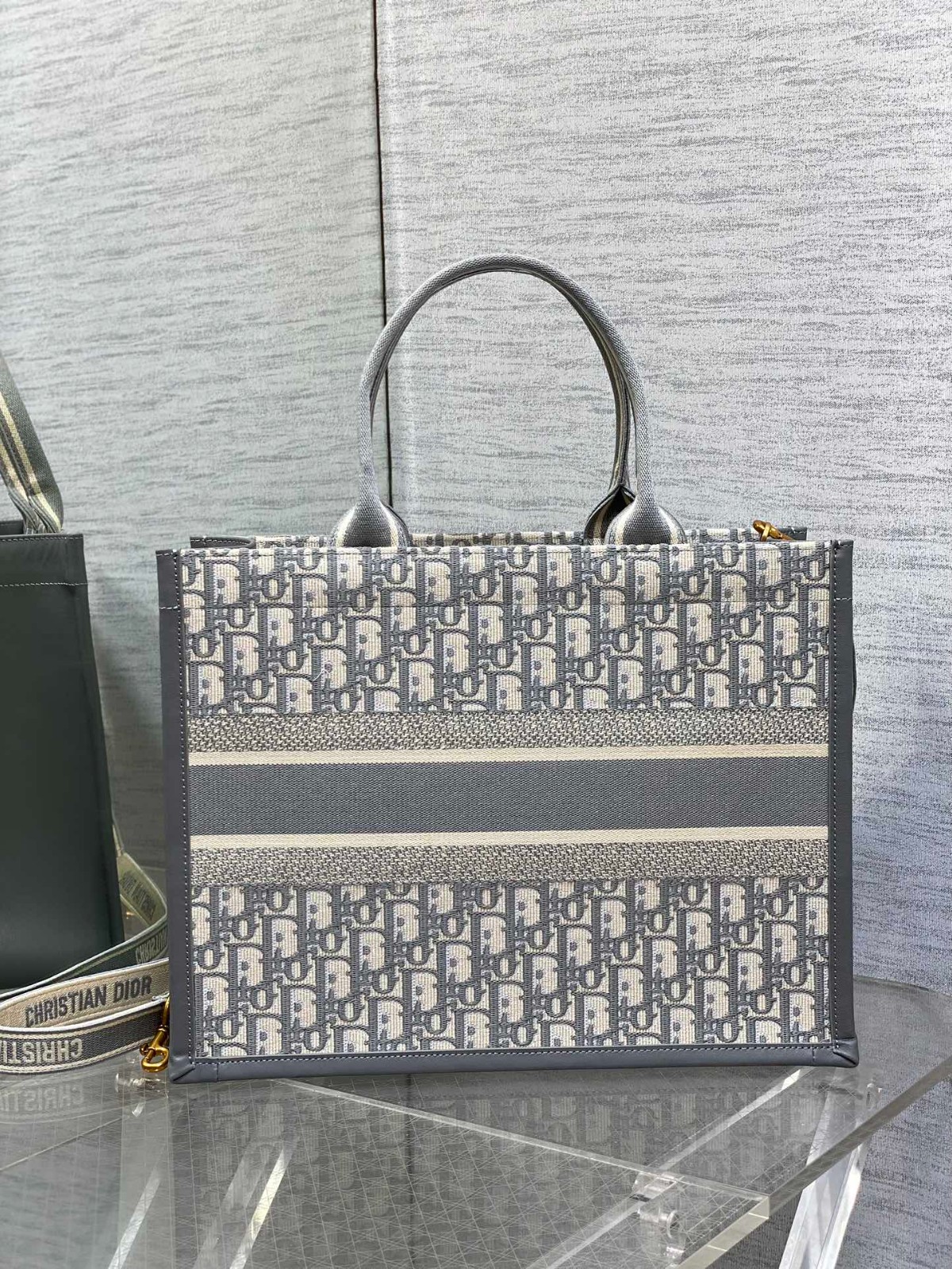 069 72123201 size 36x16x27cm