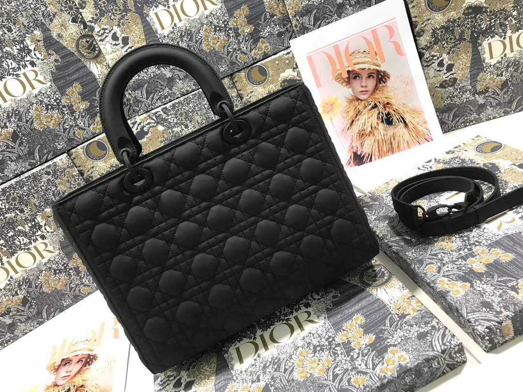 066 75123208 size 32x25x11cm