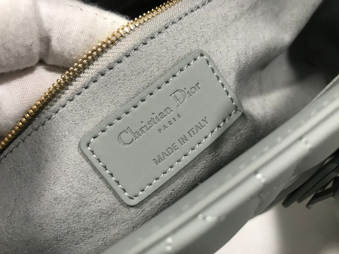064 75123208 size 32x25x11cm
